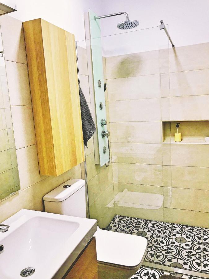 Town House With Patio In Quiet Residential Area 10 Min From Beach Torremolinos Room photo