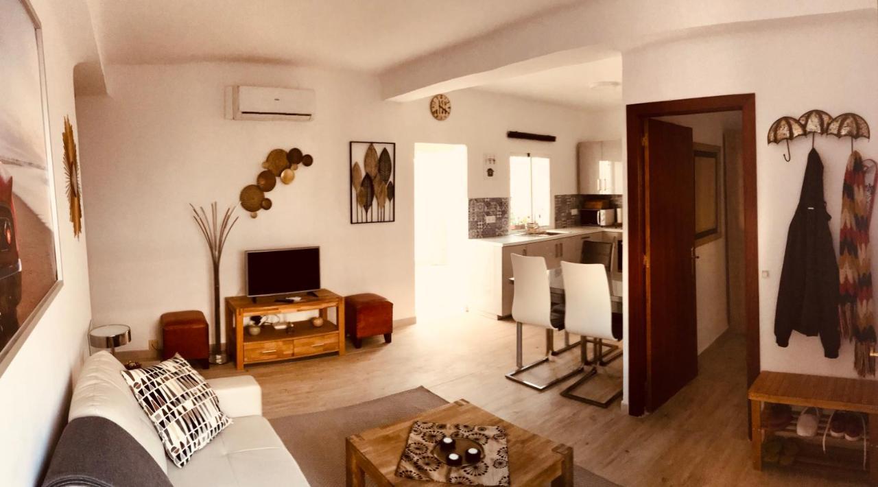 Town House With Patio In Quiet Residential Area 10 Min From Beach Torremolinos Exterior photo
